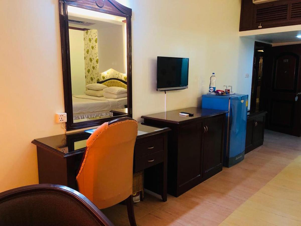 Grand Park Hotel 치타공 외부 사진